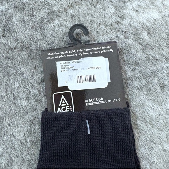 NWT Big Foot Sasquatch Socks - Picture 6 of 7